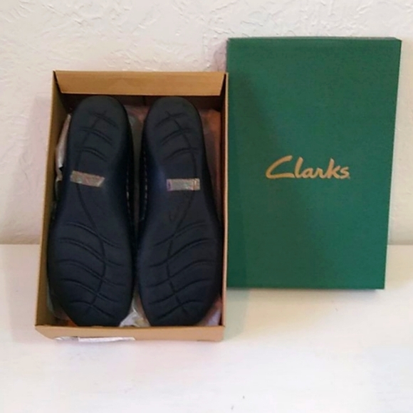Clarks Shoes - Picture 5 of 8